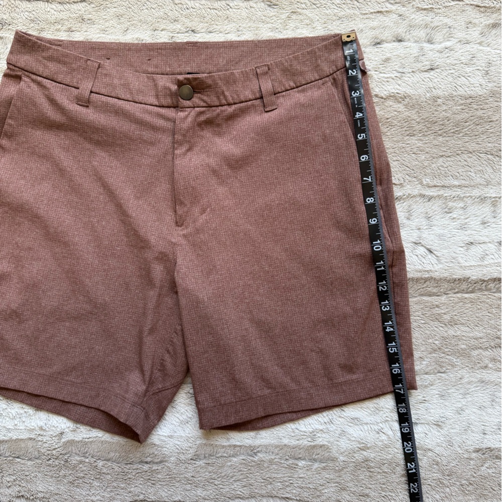 Lululemon Commission Classic-Fit Short 7" *Ventlight in
Heathered Smoky Topaz - Picture 9 of 15